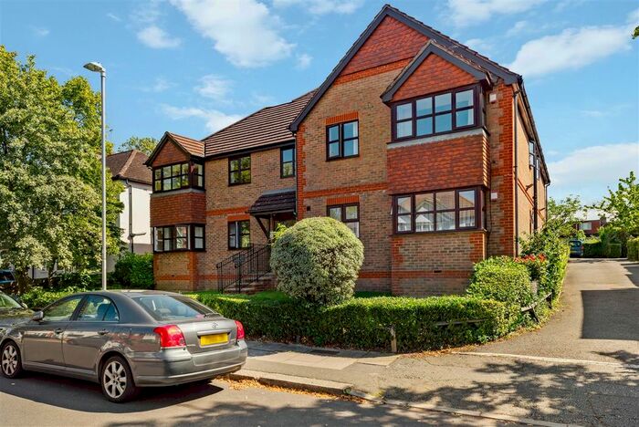 1 Bedroom Flat To Rent In Dukes Avenue, New Malden, KT3