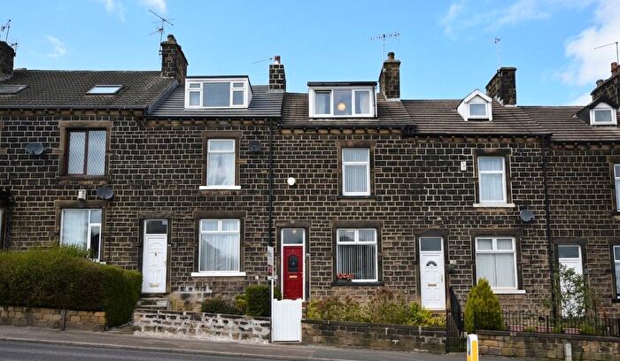 3 Bedroom Terraced House For Sale In Albion Road, Bradford, BD10