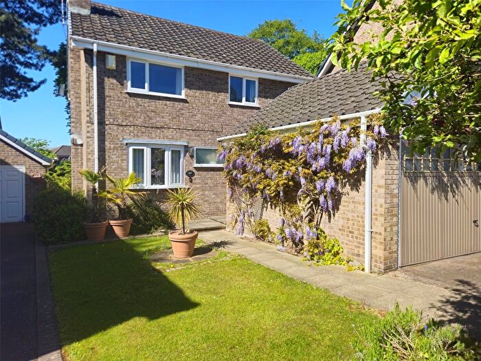 3 Bedroom Detached House For Sale In Sycamore Rise, Nottingham, Nottinghamshire, NG6