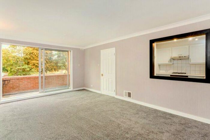 2 Bedroom Property To Rent In Cambridge Park, St Margarets, TW1