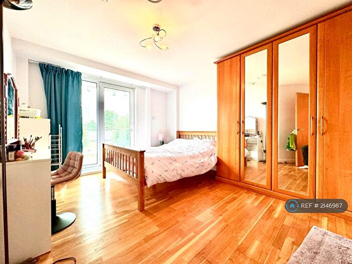 2 Bedroom Flat To Rent In Tower Point, Enfield, EN2