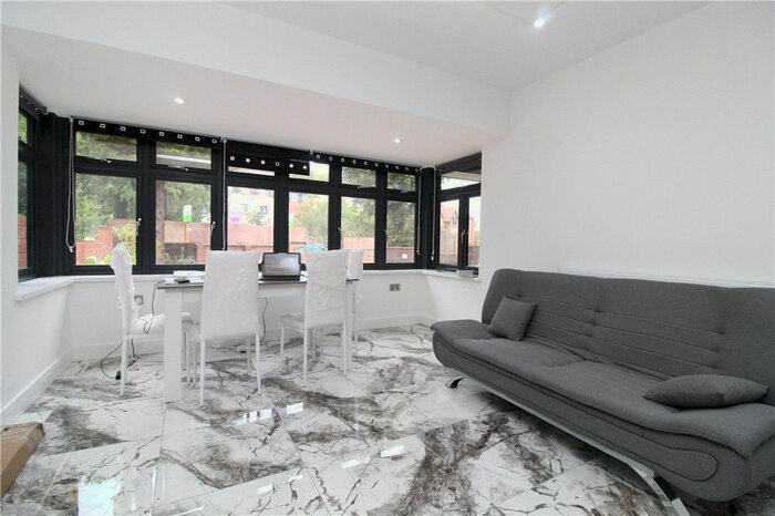 2 Bedroom Flat To Rent In Banstead Road, Purley, CR8