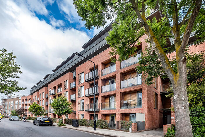 3 Bedroom Flat For Sale In Maygrove Road, London, NW6