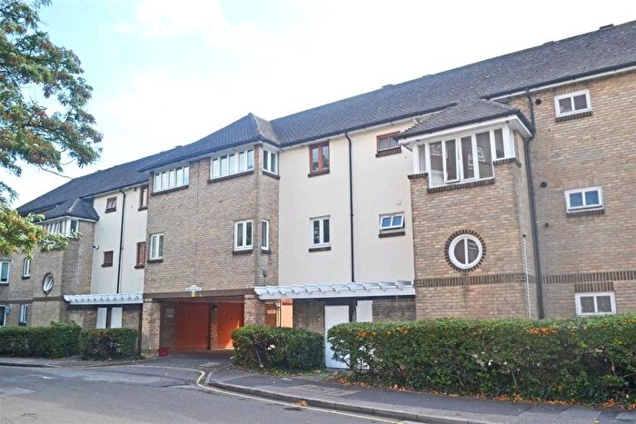 1 Bedroom Flat To Rent In Manor House Way, Isleworth, TW7