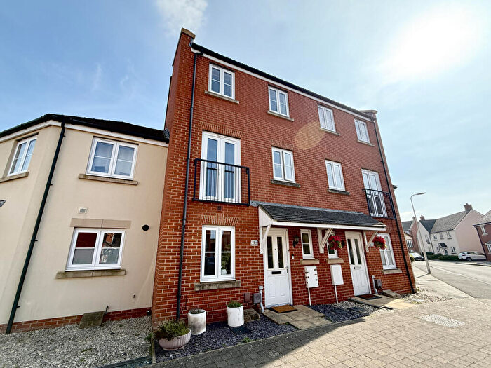 4 Bedroom Terraced House For Sale In Birkbeck Chase, West Wick, Weston-super-mare, BS24