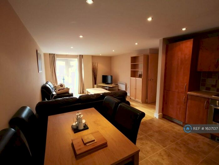 2 Bedroom Flat To Rent In Altamar, Swansea, SA1