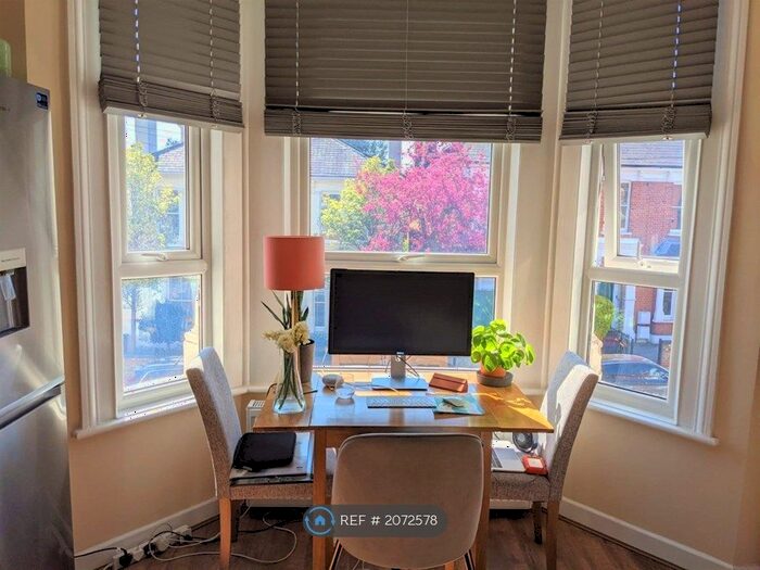 1 Bedroom Flat To Rent In Deronda Road, London, SE24