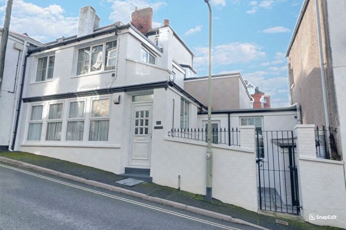 1 Bedroom Property For Sale In Regent Place, Ilfracombe, Devon, EX34