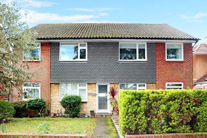 2 Bedroom Apartment To Rent In Queens Park, Bournemouth Great Rental!!, BH8