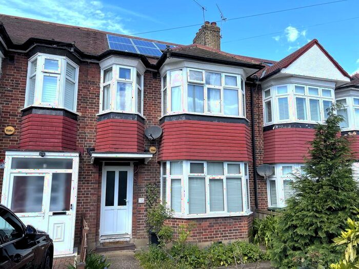 3 Bedroom Property To Rent In Ash Grove, London, N13
