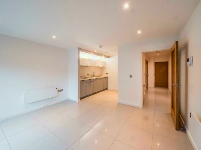 2 Bedroom Apartment To Rent In Apt . :: Ice Plant, M4