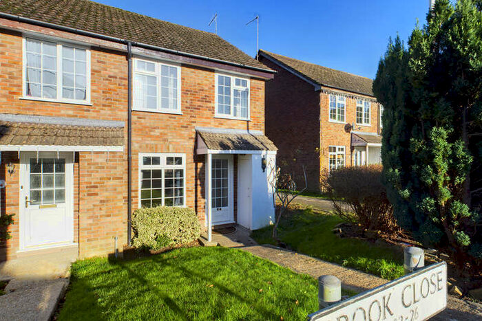 2 Bedroom End Of Terrace House To Rent In Brook Close, East Grinstead, RH19