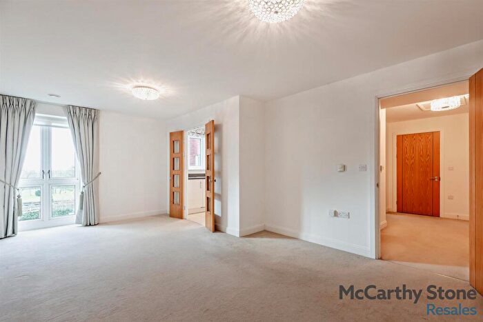 1 Bedroom Apartment For Sale In London Road, St. Albans, AL1