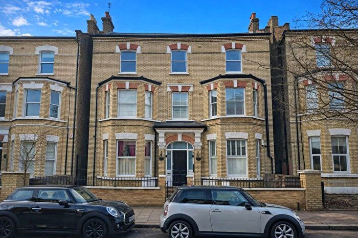 2 Bedroom Flat To Rent In Lambert Road, Brixton, London, SW2