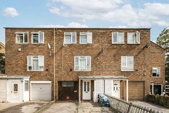 5 Bedroom Terraced House To Rent In Star Road, Isleworth, TW7