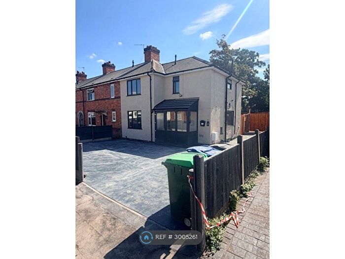 3 Bedroom Semi-detached House To Rent In Hales Road, Wednesbury, WS10