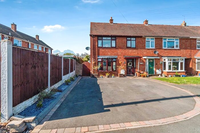 3 Bedroom End Of Terrace House For Sale In Balmoral Close, Rushall, West Midlands, WS4