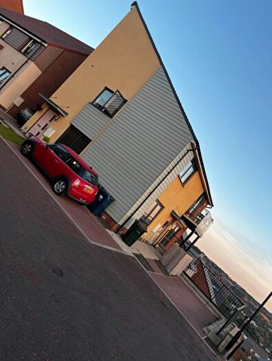 2 Bedroom Flat For Sale In Walwick Fell, Newcastle Upon Tyne, NE15