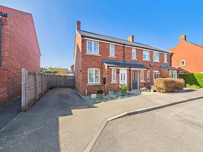 2 Bedroom End Of Terrace House For Sale In Riverhead, Louth, LN11