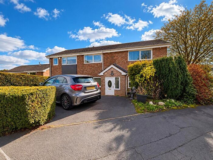 4 Bedroom Semi Detached House For Sale In Round Hill, Halifax, HX2