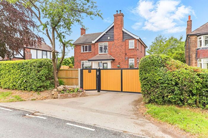 4 Bedroom Detached House For Sale In Station Road, Hemsworth, WF9