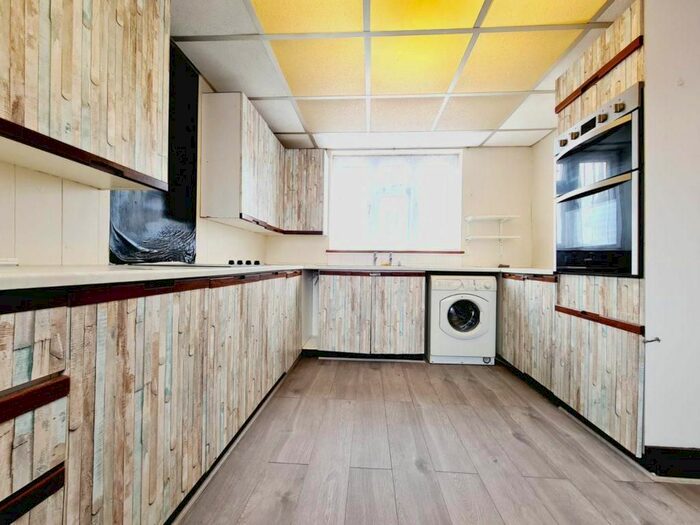 4 Bedroom Detached House To Rent In Leonard Avenue, Romford, RM7