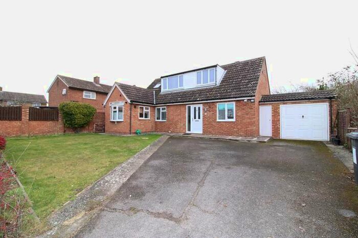 4 Bedroom Chalet House To Rent In Garden Close, Royston, SG8