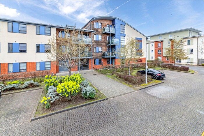 1 Bedroom Flat To Rent In Chertsey, Surrey, KT16