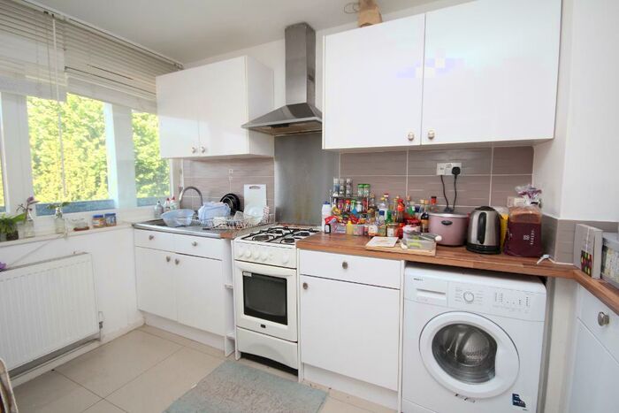 2 Bedroom Maisonette To Rent In Twyford Street, Islington, London, N1