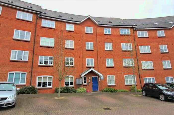 2 Bedroom Flat To Rent In Crown Quay, Bedford, MK40