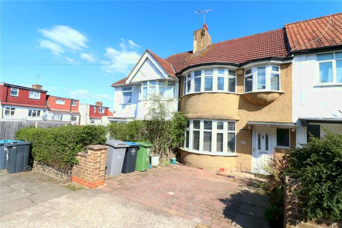 3 Bedroom Terraced House To Rent In The Ridgeway, London, NW9