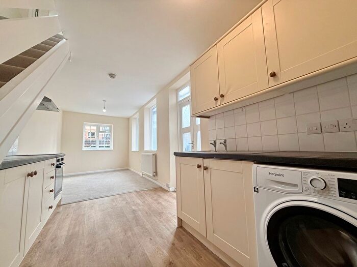 2 Bedroom Flat For Sale In High Street, Royal Wootton Bassett, SN4