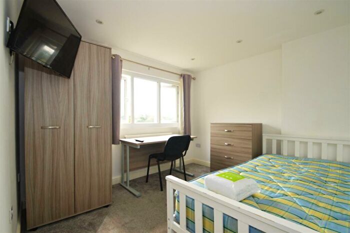 6 Bedroom House To Rent In Downend Road, Bristol, BS16