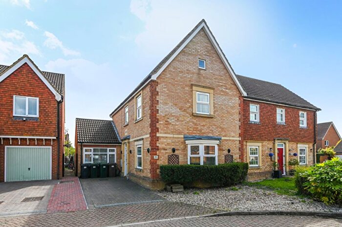 3 Bedroom Semi-Detached House For Sale In Richborough Way, Kingsnorth, TN23
