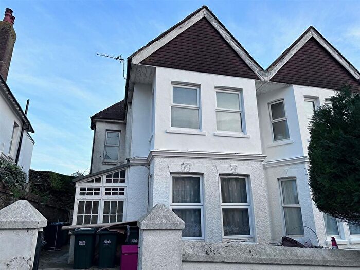 Studio For Sale In Hurst Road, Eastbourne, BN21