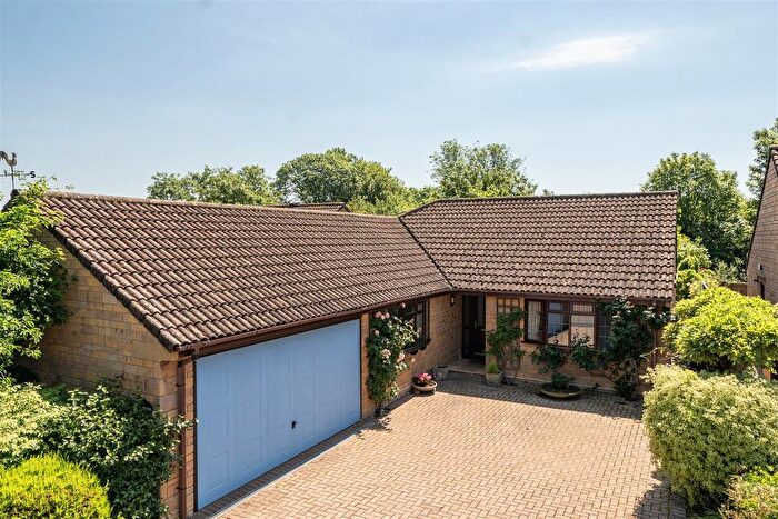 3 Bedroom Detached Bungalow For Sale In Beechwood Drive, Crewkerne, TA18