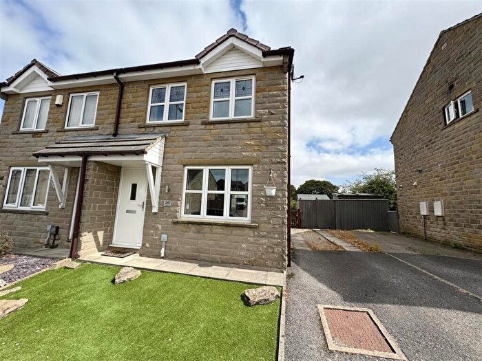 3 Bedroom Semi-Detached House For Sale In Hawthorne Way, Shelley, Huddersfield, HD8