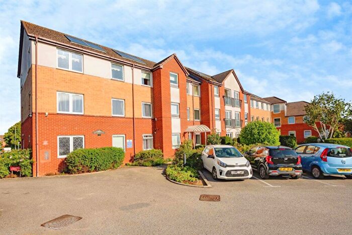 1 Bedroom Flat For Sale In Lucas Gardens, Luton, LU3
