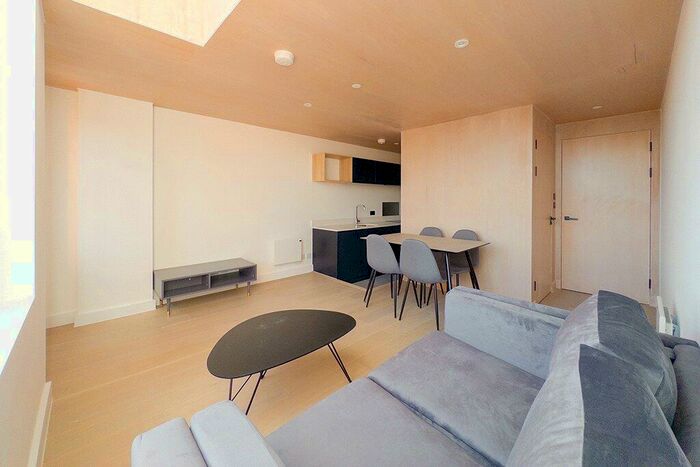 2 Bedroom Apartment To Rent In Spinners Way, Manchester, M15