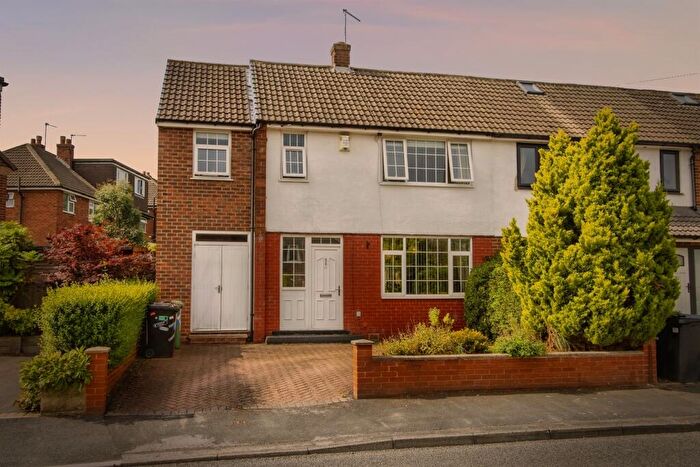 4 Bedroom Semi-Detached House For Sale In Ringway, Garforth, Leeds, LS25