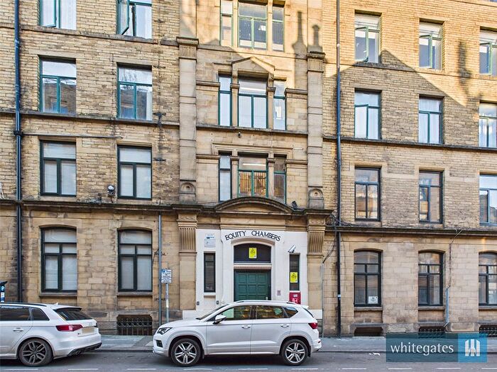 2 Bedroom Flat To Rent In Equity Chambers, Piccadilly, Bradford, West Yorkshire, BD1