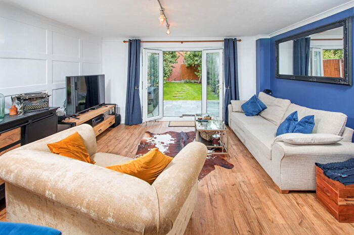 3 Bedroom Town House For Sale In Boughton Road, Corby, Northamptonshire, NN18