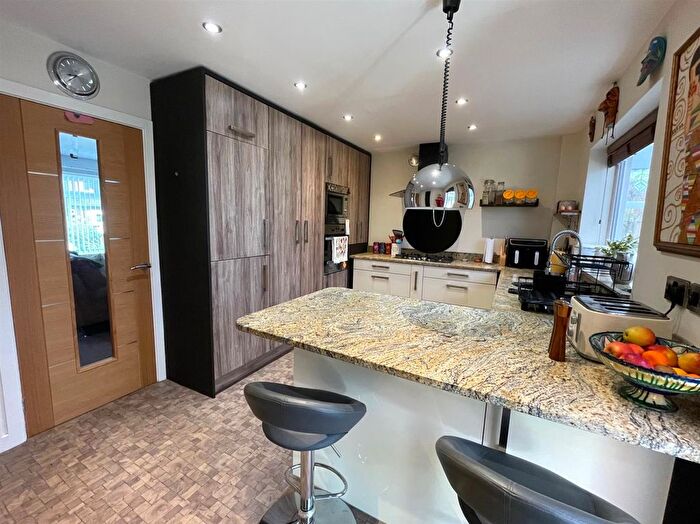 3 Bedroom Detached House For Sale In Pewfist Green, Westhoughton, Bolton, BL5