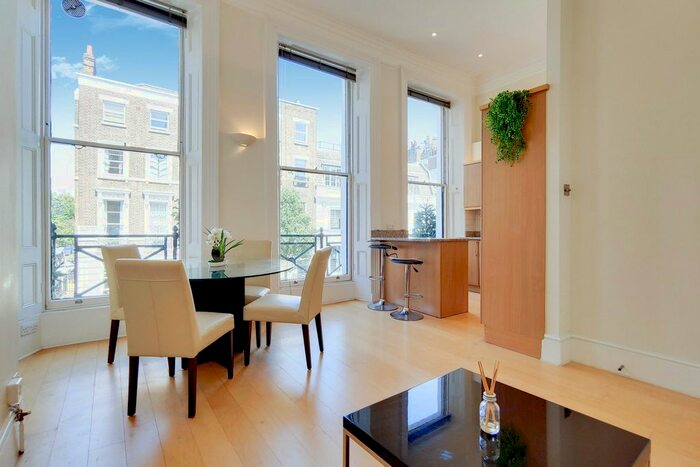 2 Bedroom Flat To Rent In Weymouth Street, Marylebone Village, London ., W1G
