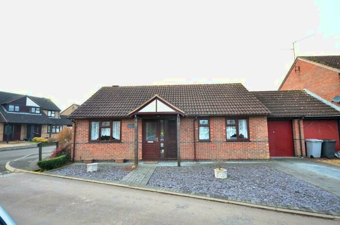 2 Bedroom Detached Bungalow For Sale In Open House Coming Soon - Dovedale, Desborough, Kettering, NN14