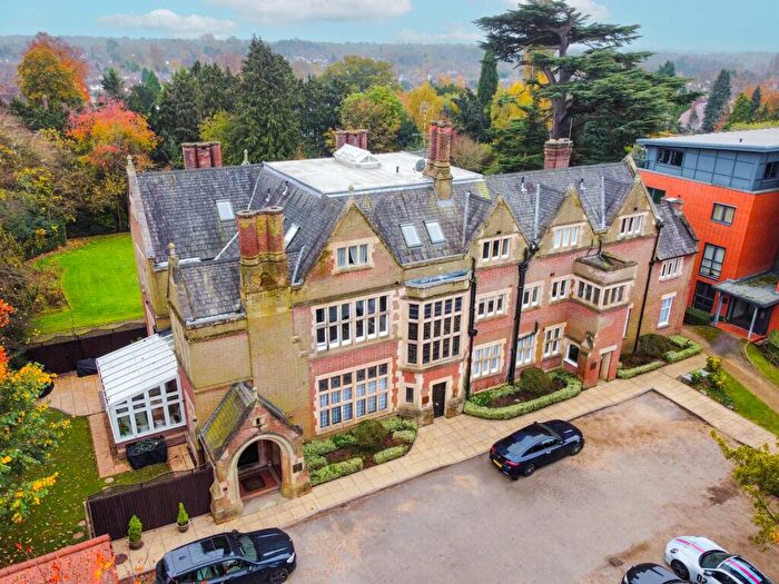 2 Bedroom Flat For Sale In Knighton Haynes Manor, Stoneygate, Leicester, LE2