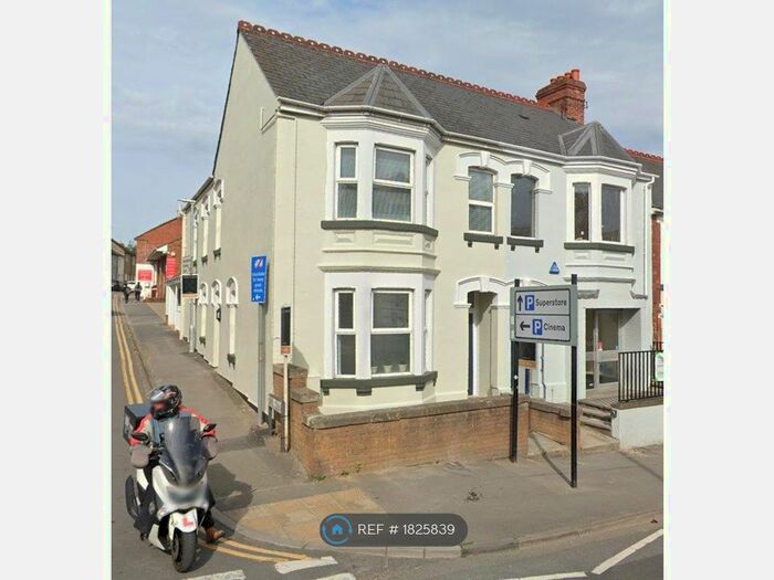 2 Bedroom Flat To Rent In Victoria Road, Swindon, SN1