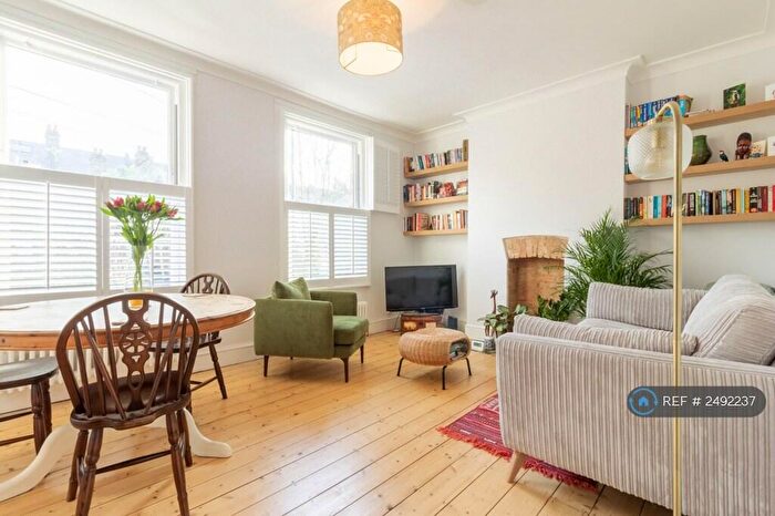 2 Bedroom Flat To Rent In Hither Green, London, SE13