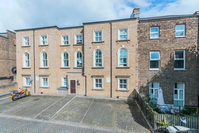 2 Bedroom Flat To Rent In London Road, Forest Hill, London, SE23