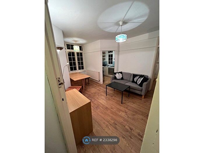 1 Bedroom Flat To Rent In Makepeace Mansions, London, N6